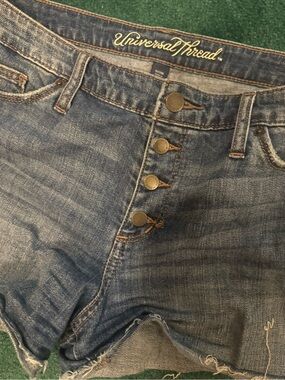 Universal Thread Women’s short size 6